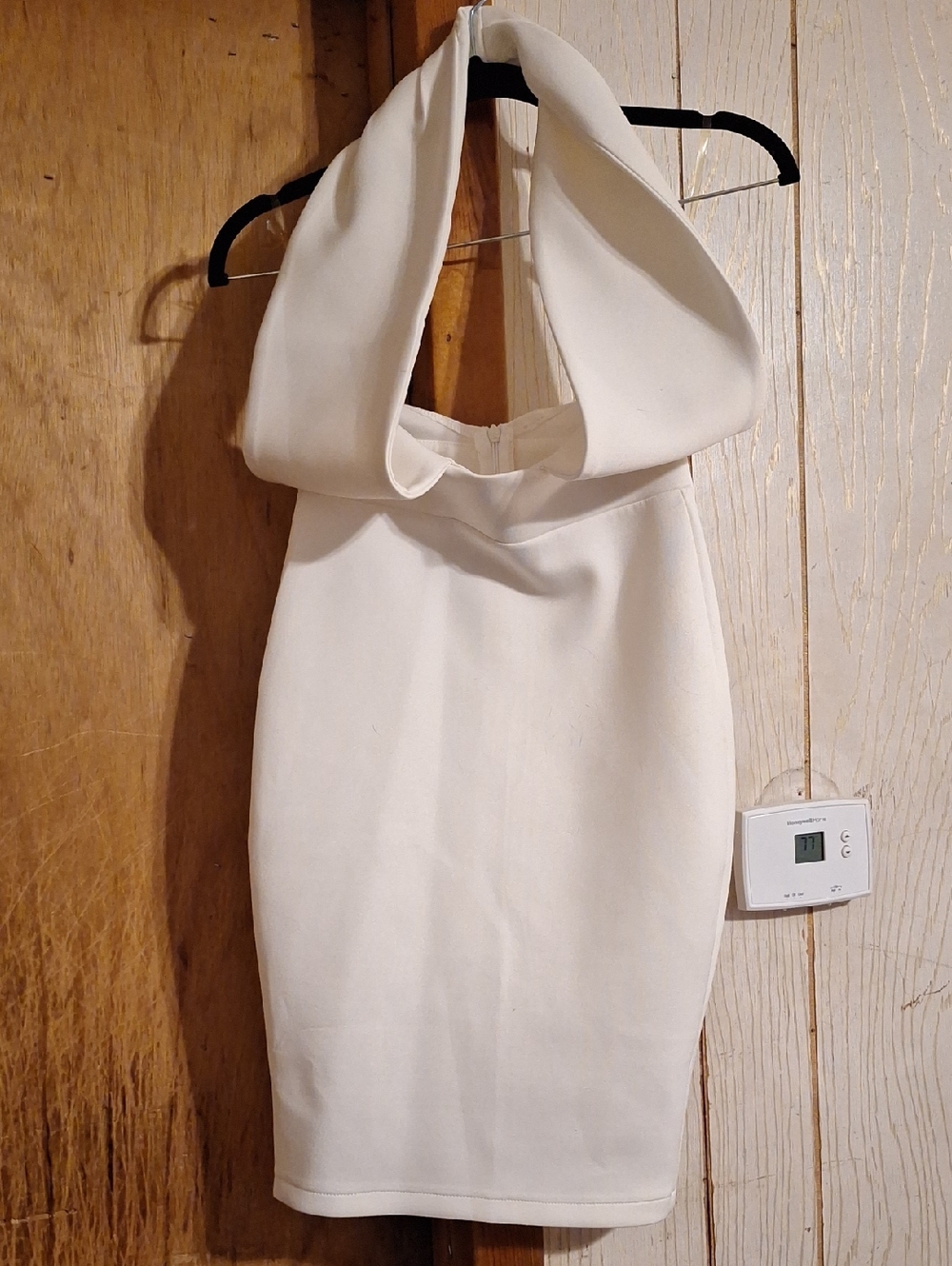 Elegant White Halter Bodycon Dress